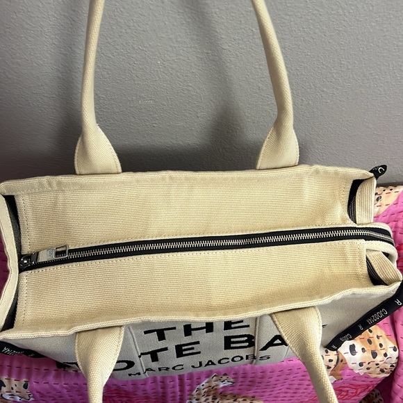 Authentic Marc Jacobs Jacquard Tote Bag Large - Picture 9 of 10
